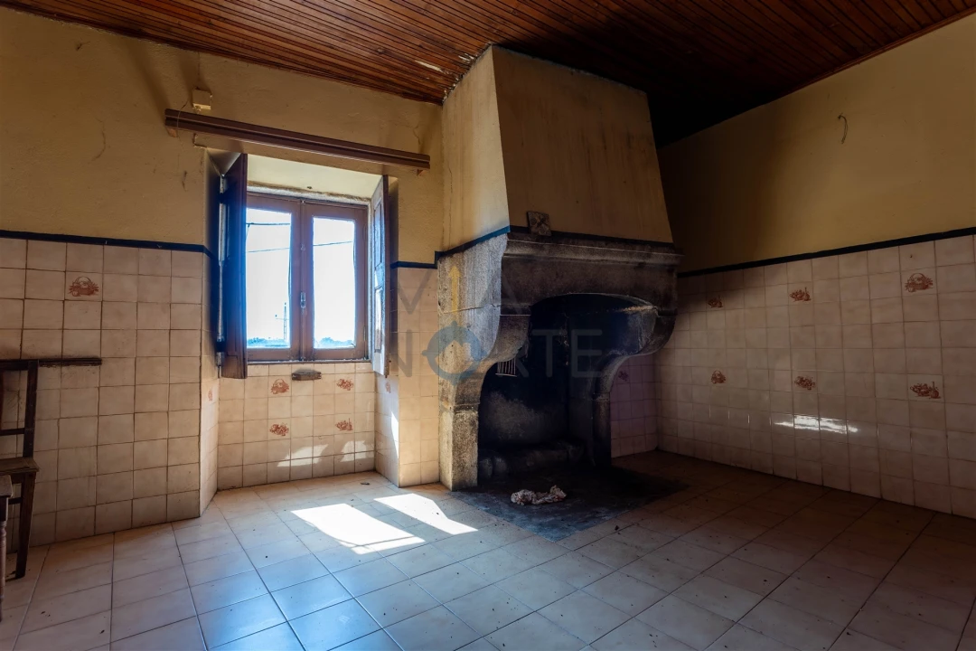 Moradia T7 para Venda em Castro Vicente Foto 14