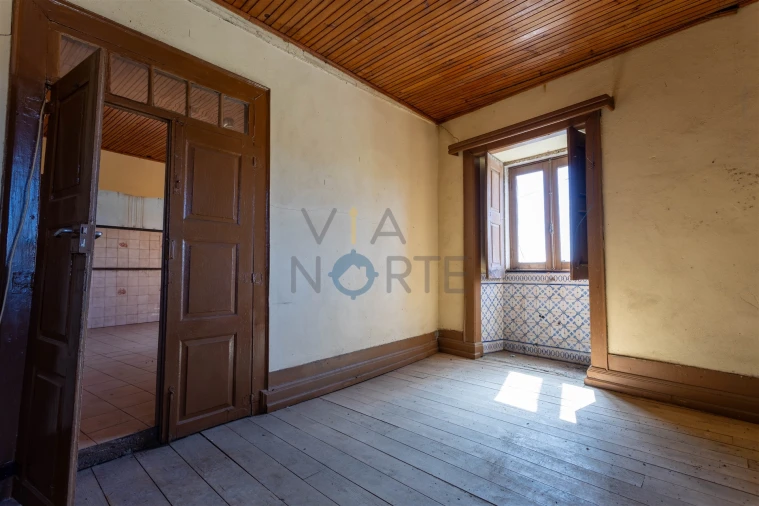 Moradia T7 para Venda em Castro Vicente Foto 18