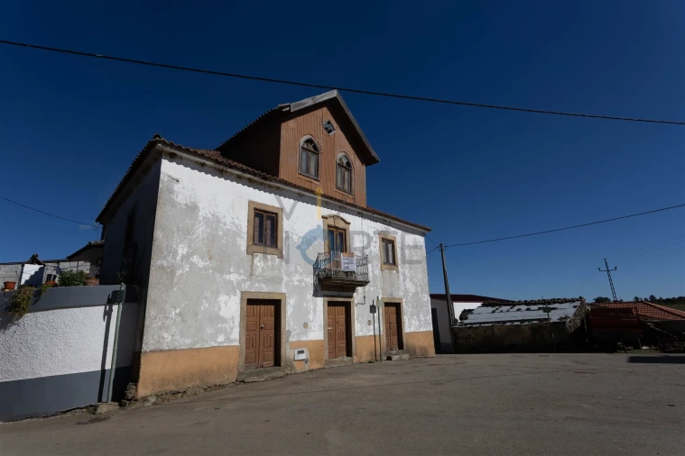 Moradia T7 para Venda em Castro Vicente Foto 6