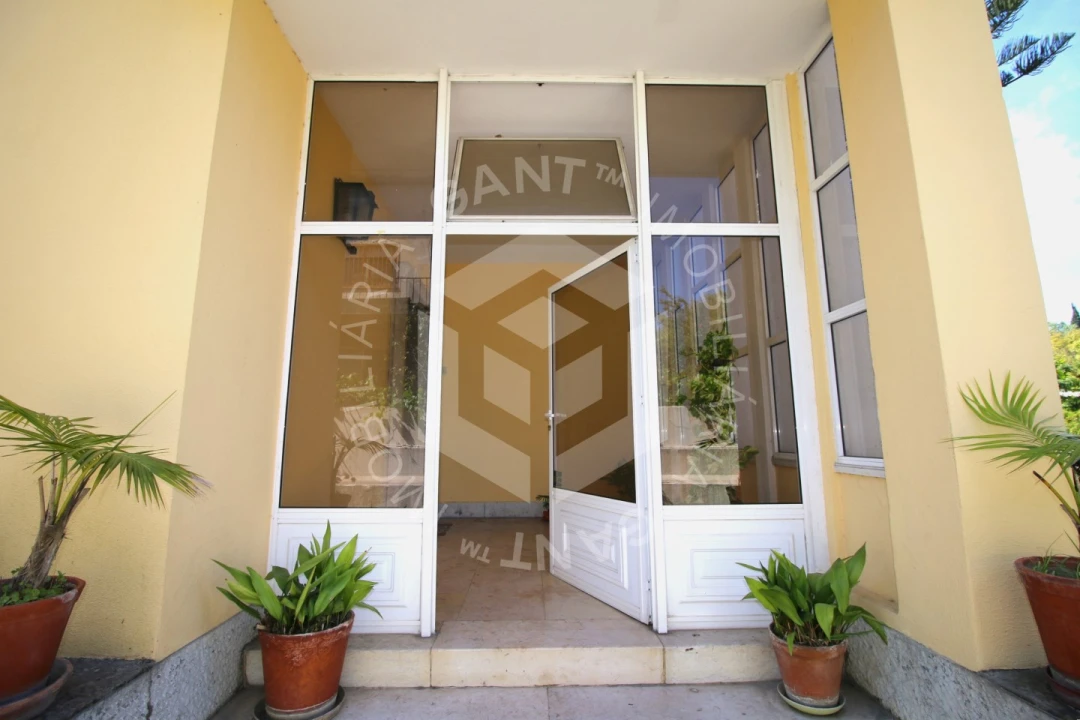 Moradia T7 para Venda em Alvalade Foto 3