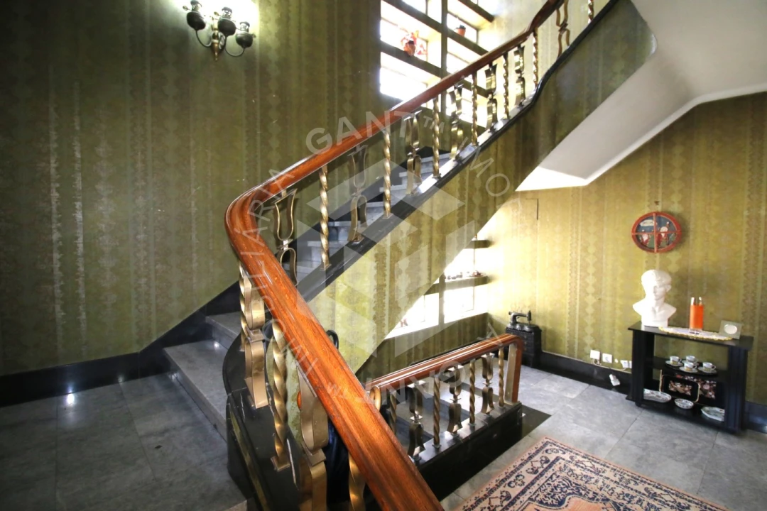 Moradia T7 para Venda em Alvalade Foto 6