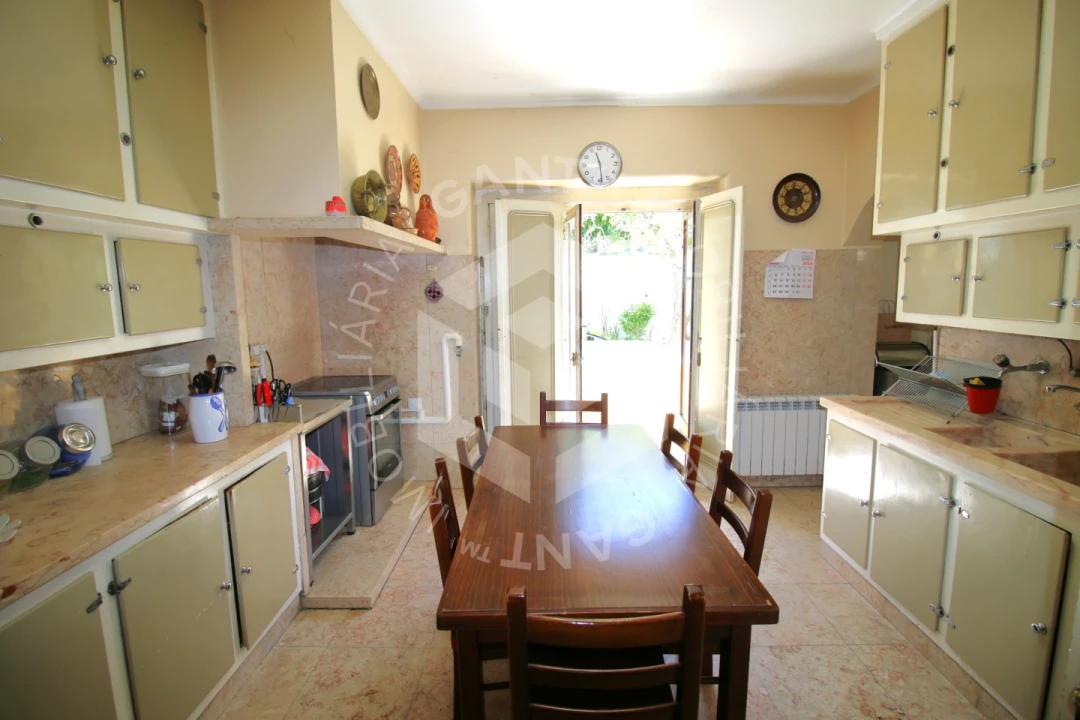 Moradia T7 para Venda em Alvalade Foto 15