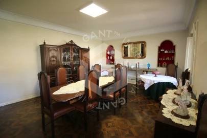 Moradia T7 para Venda em Alvalade