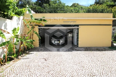 Moradia T7 para Venda em Alvalade