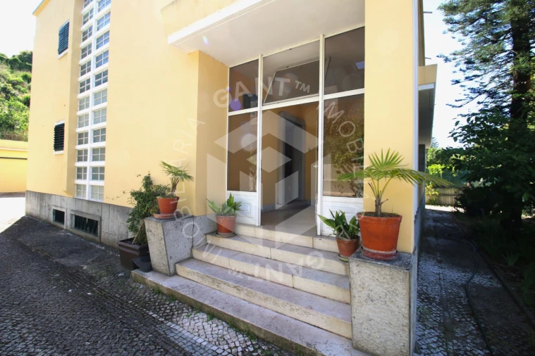 Moradia T7 para Venda em Alvalade Foto 2