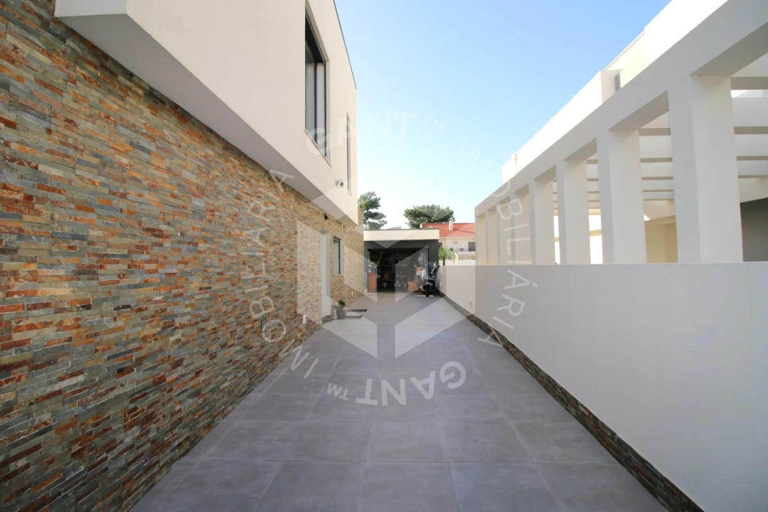 Moradia T3 para Venda em Fernao Ferro Foto 69