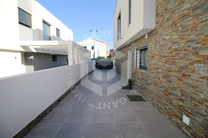 Moradia T3 para Venda em Fernao Ferro