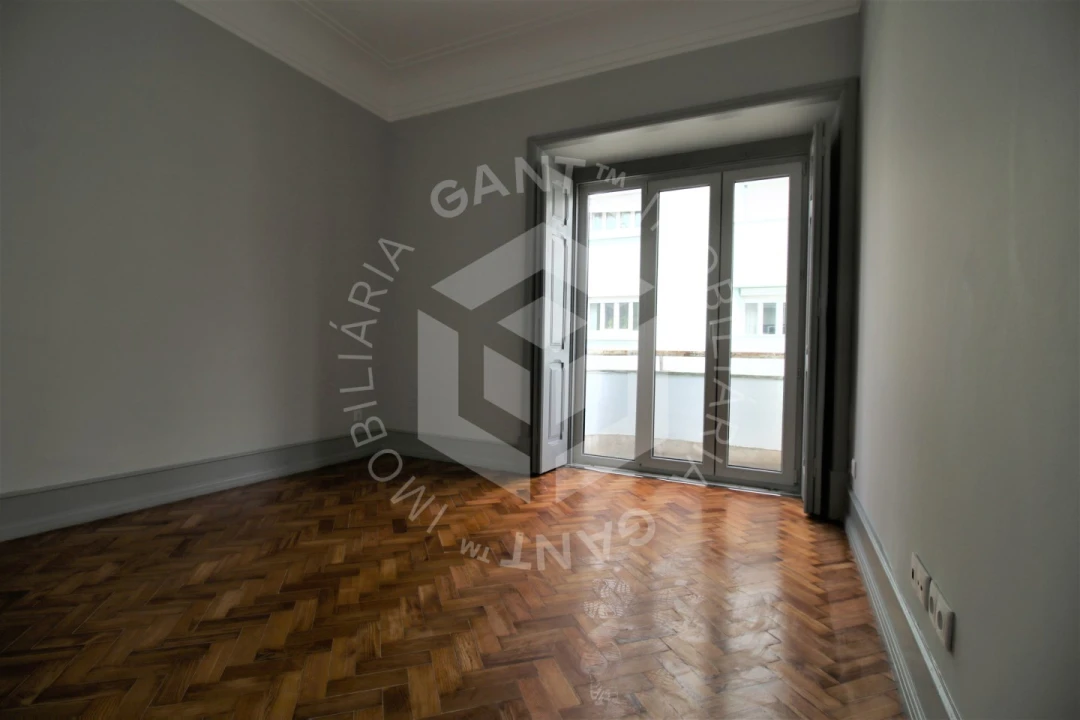 Apartamento T4 para Venda em Areeiro Foto 5