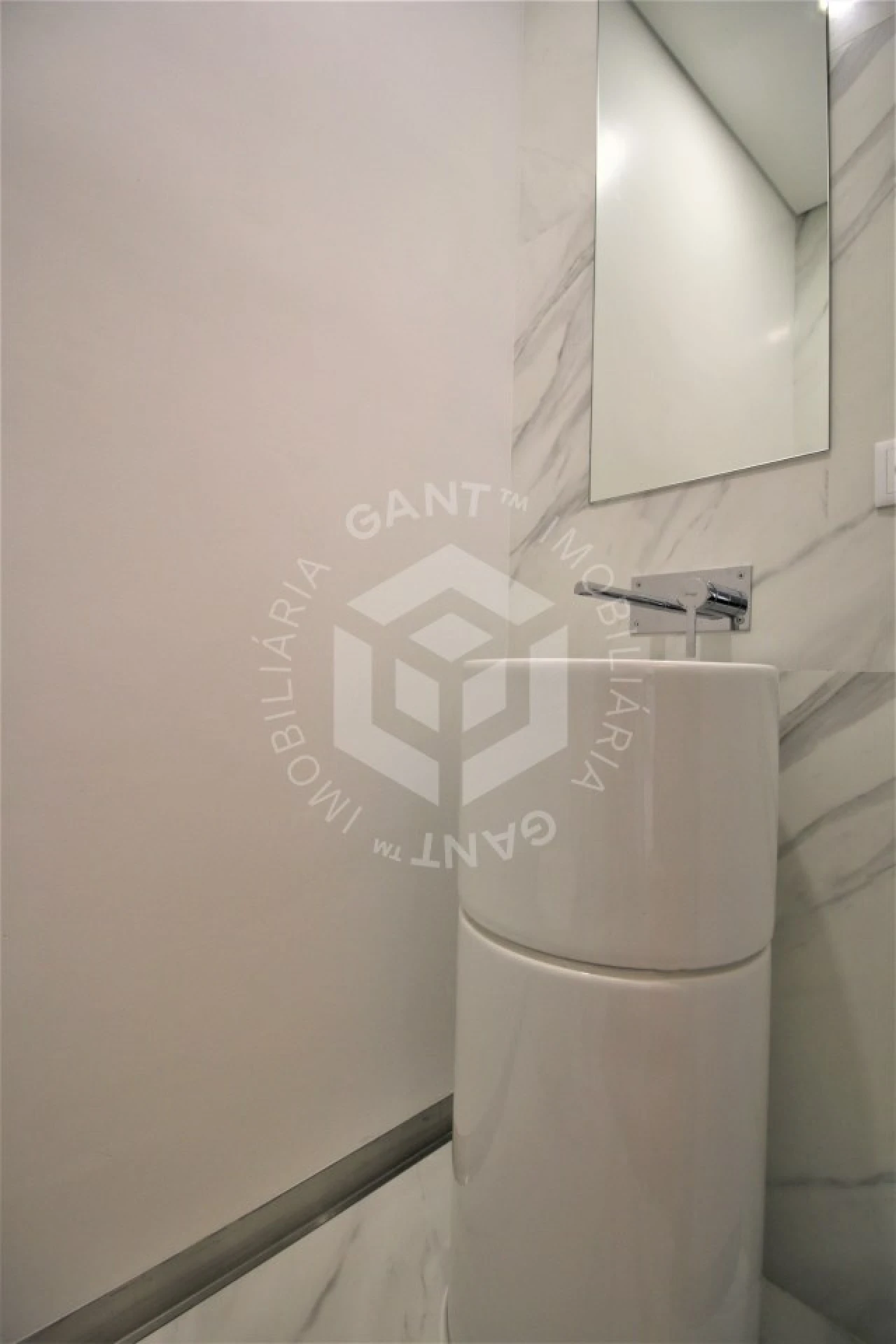 Apartamento T4 para Venda em Areeiro Foto 24