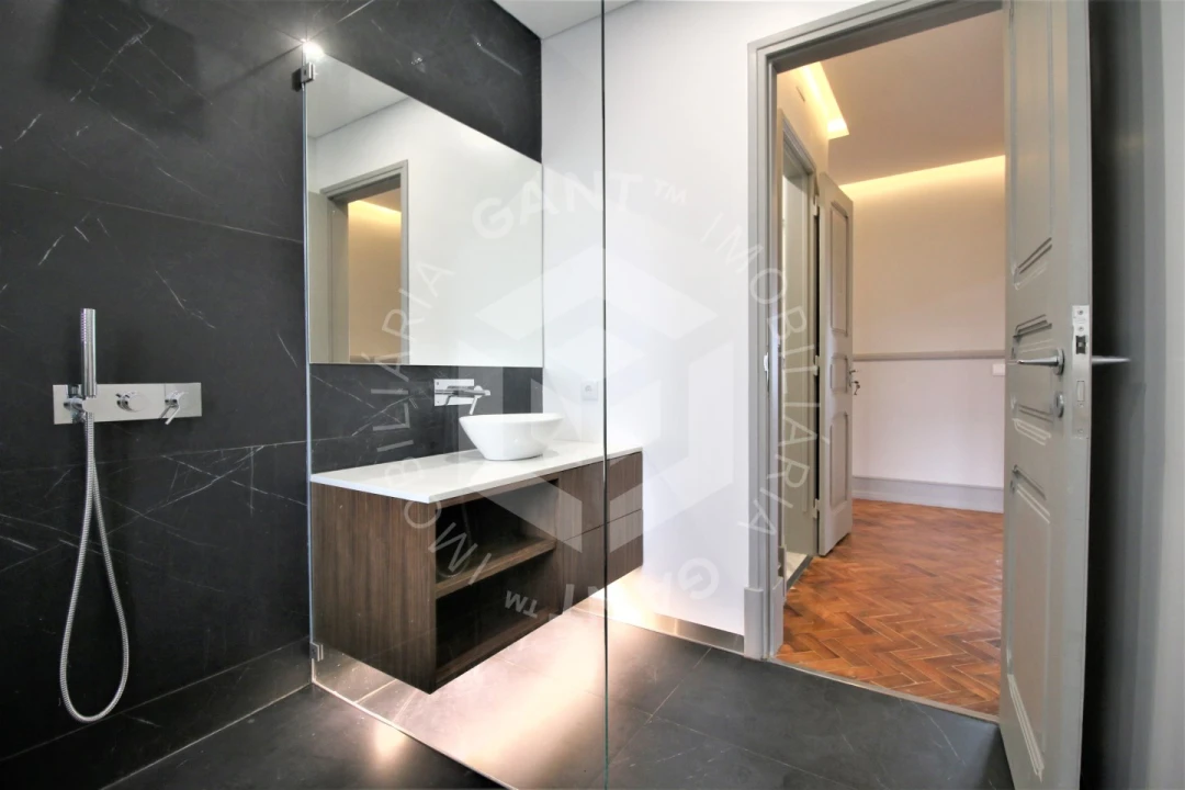 Apartamento T4 para Venda em Areeiro Foto 25