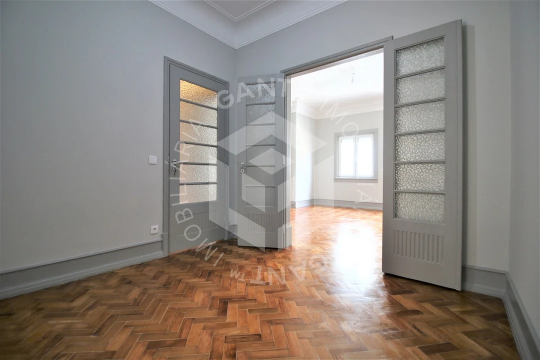 Apartamento T4 para Venda em Areeiro Foto 30