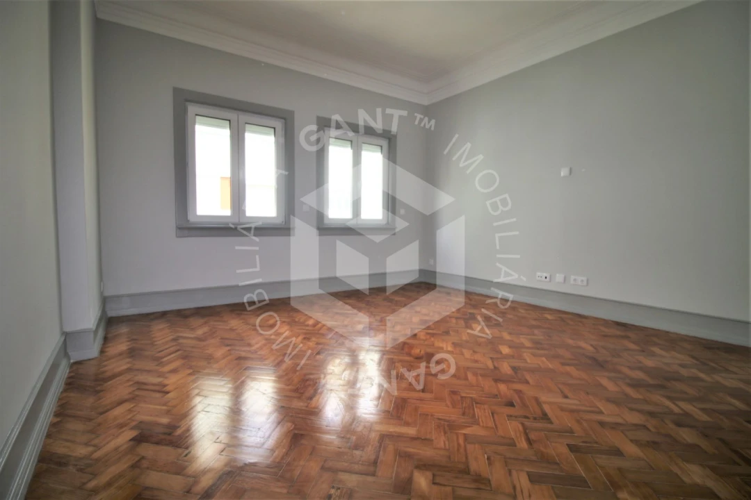 Apartamento T4 para Venda em Areeiro Foto 34