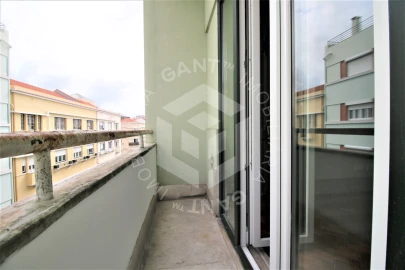 Apartamento T4 para Venda em Areeiro