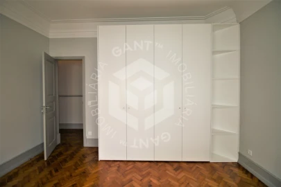 Apartamento T4 para Venda em Areeiro