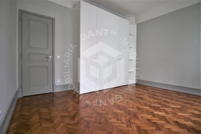 Apartamento T4 para Venda em Areeiro