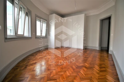 Apartamento T4 para Venda em Areeiro