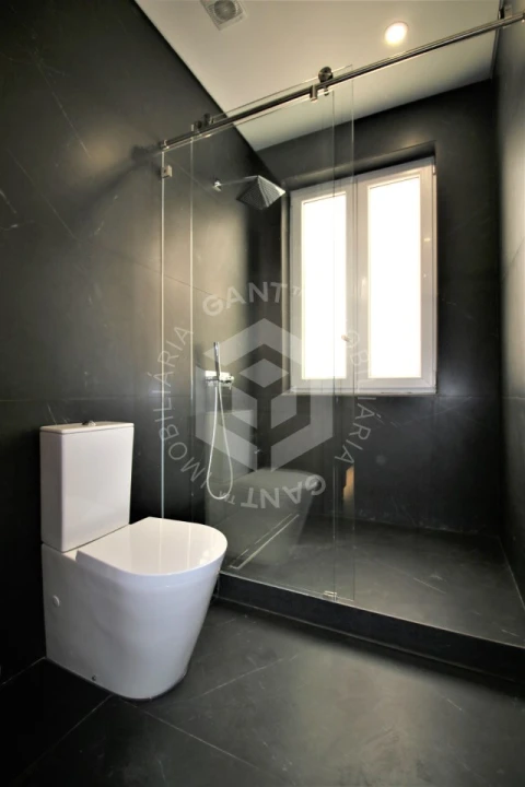 Apartamento T4 para Venda em Areeiro