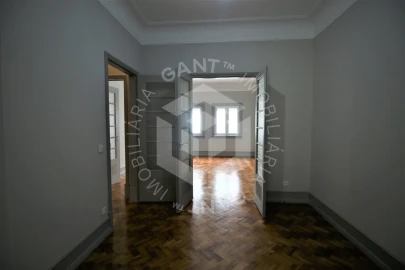 Apartamento T4 para Venda em Areeiro