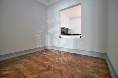 Apartamento T4 para Venda em Areeiro