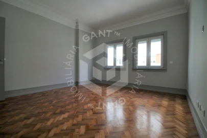 Apartamento T4 para Venda em Areeiro