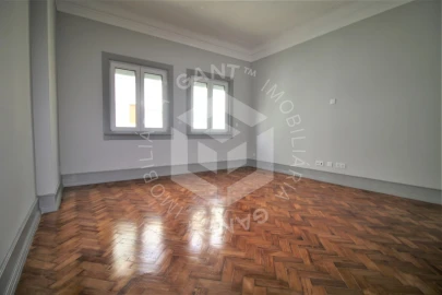 Apartamento T4 para Venda em Areeiro