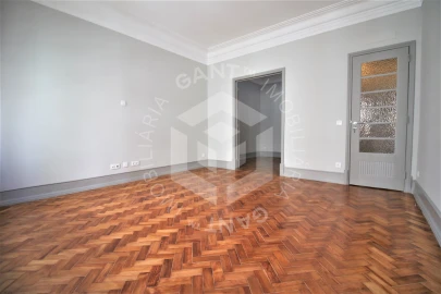 Apartamento T4 para Venda em Areeiro