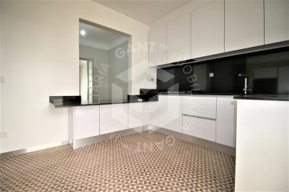 Apartamento T4 para Venda em Areeiro