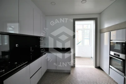 Apartamento T4 para Venda em Areeiro