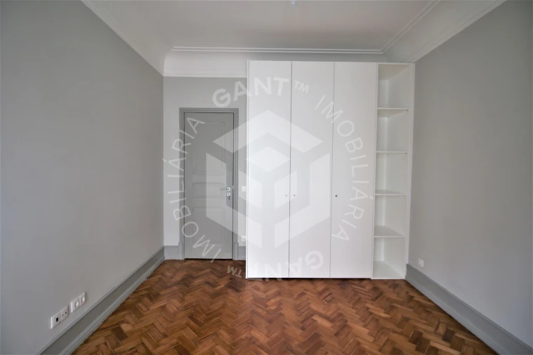 Apartamento T4 para Venda em Areeiro Foto 7