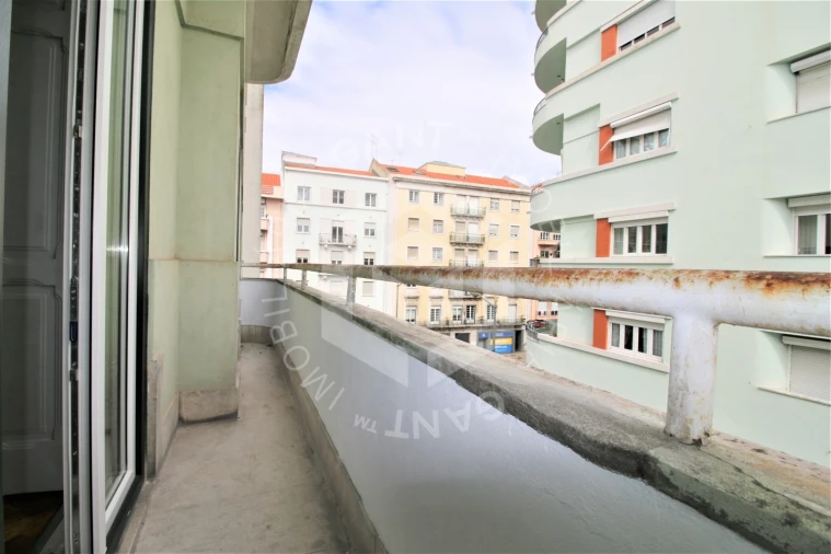 Apartamento T4 para Venda em Areeiro Foto 8