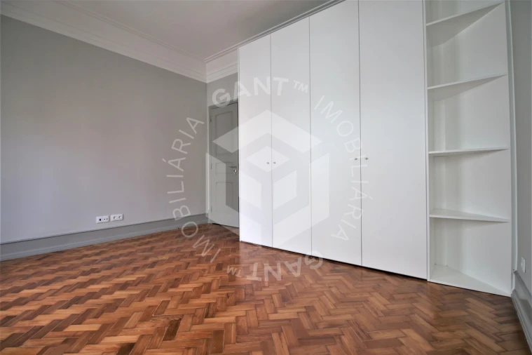 Apartamento T4 para Venda em Areeiro Foto 11