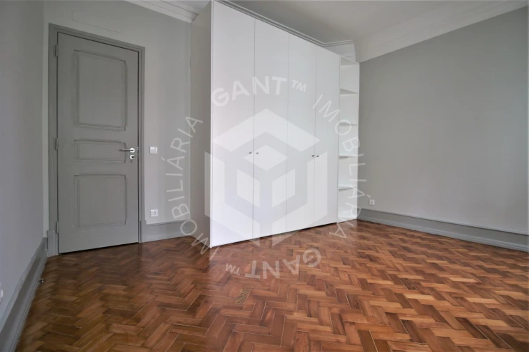 Apartamento T4 para Venda em Areeiro Foto 12