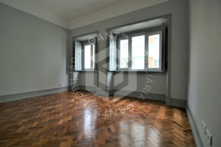 Apartamento T4 para Venda em Areeiro Foto 13