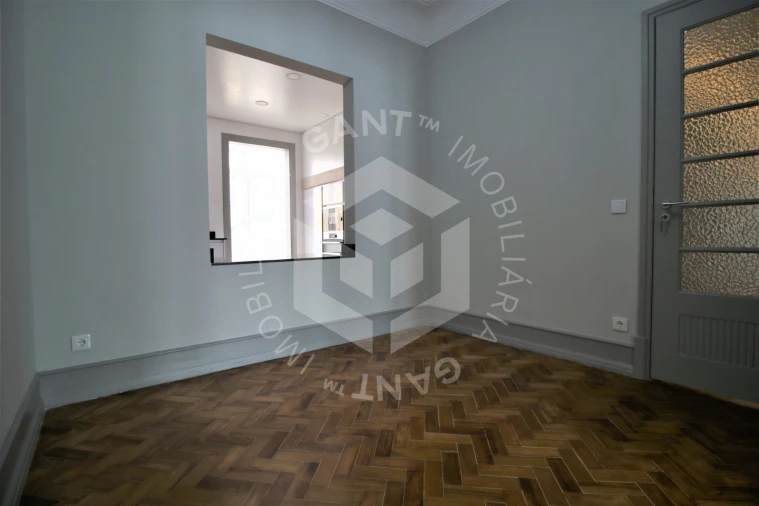 Apartamento T4 para Venda em Areeiro Foto 31