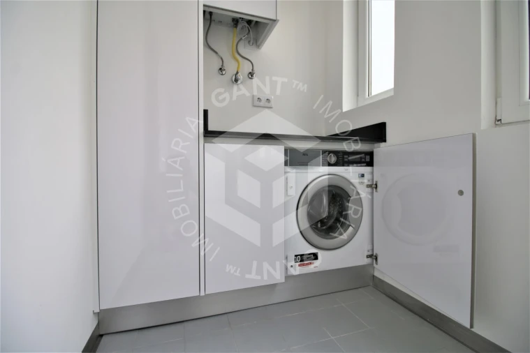 Apartamento T4 para Venda em Areeiro Foto 47