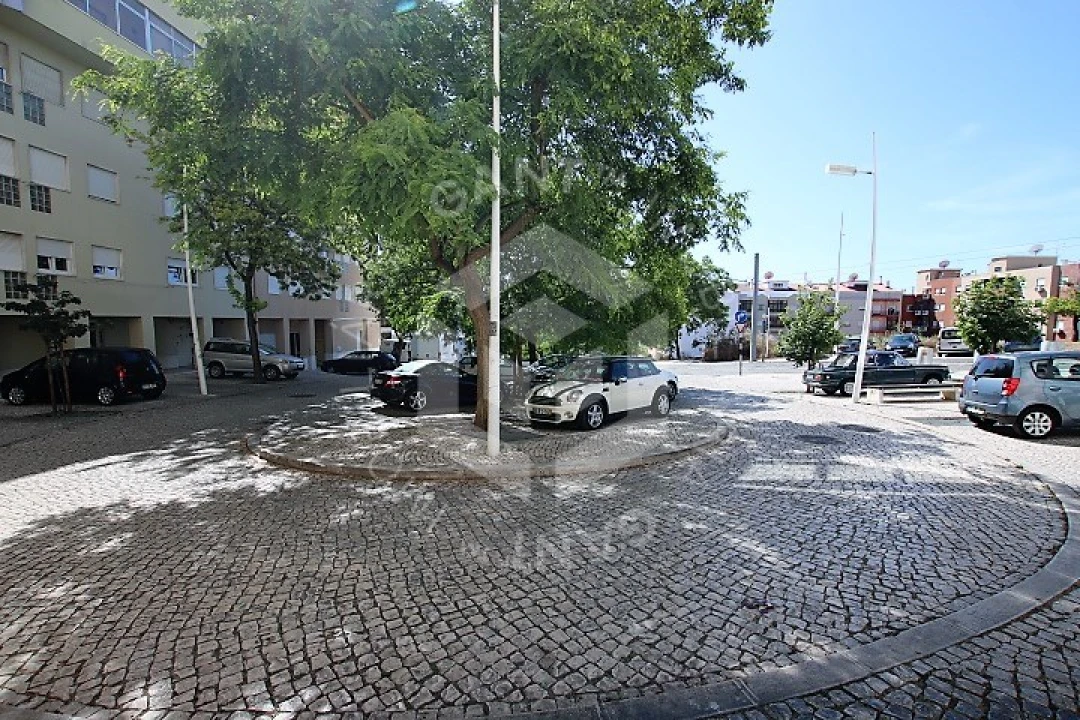 Escritório para Venda em Almada, Cova da Piedade, Pragal e Cacilhas Foto 1