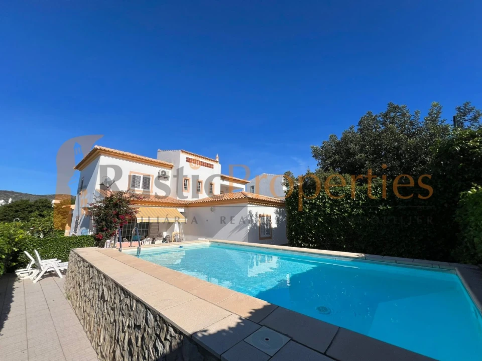 Moradia T4 para Venda em Moncarapacho e Fuseta Foto 1