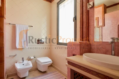 Moradia T4 para Venda em Loule (São Clemente)