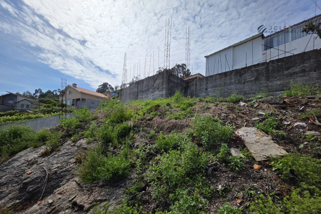 Terreno para Venda em Baltar Foto 1