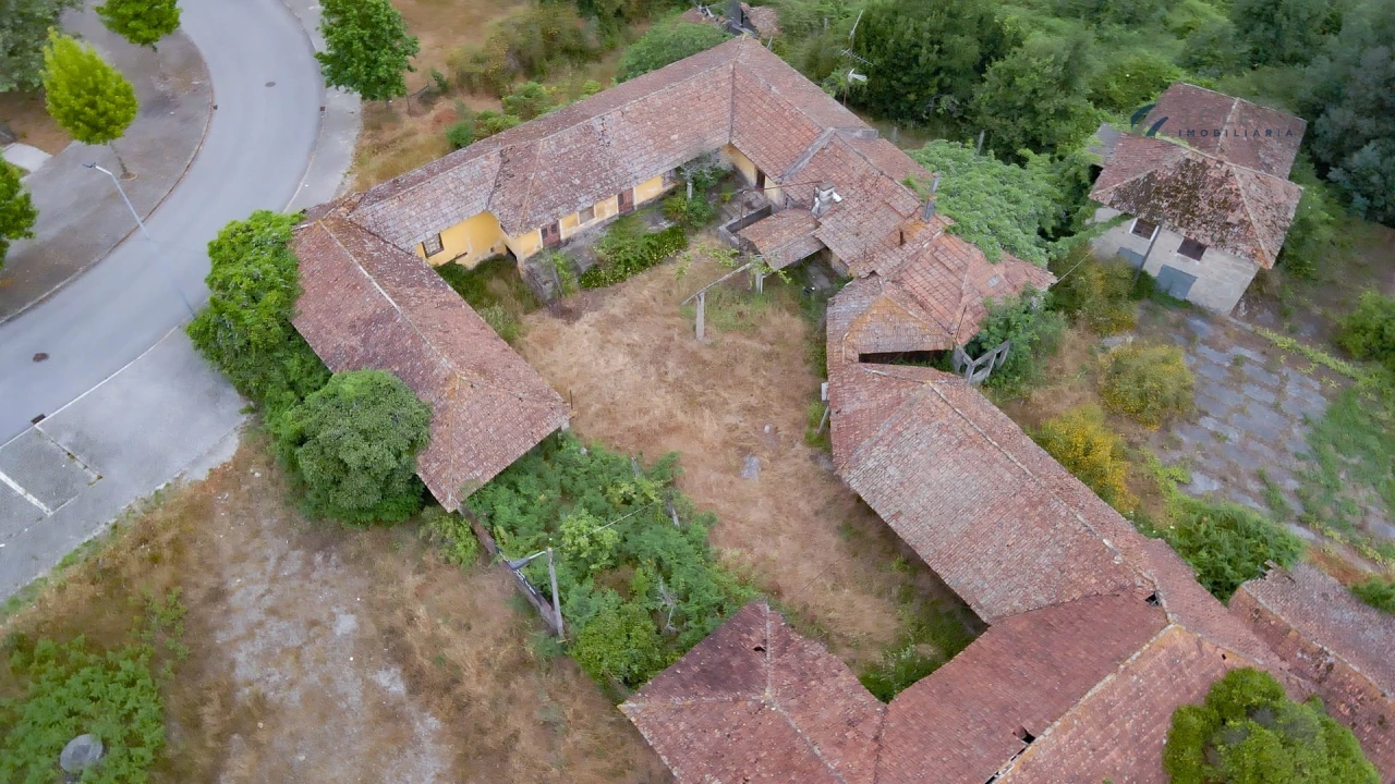 Quinta T0 para Venda em Paredes Foto 1