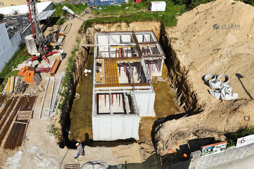 Moradia T4 para Venda em Vila Nova da Telha Foto 8