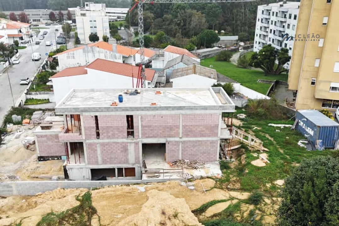 Moradia T4 para Venda em Vila Nova da Telha Foto 30