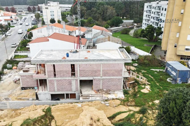 Moradia T4 para Venda em Vila Nova da Telha Foto 30