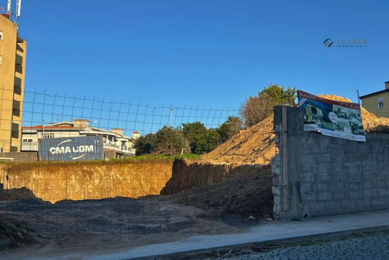 Moradia T4 para Venda em Vila Nova da Telha Foto 17