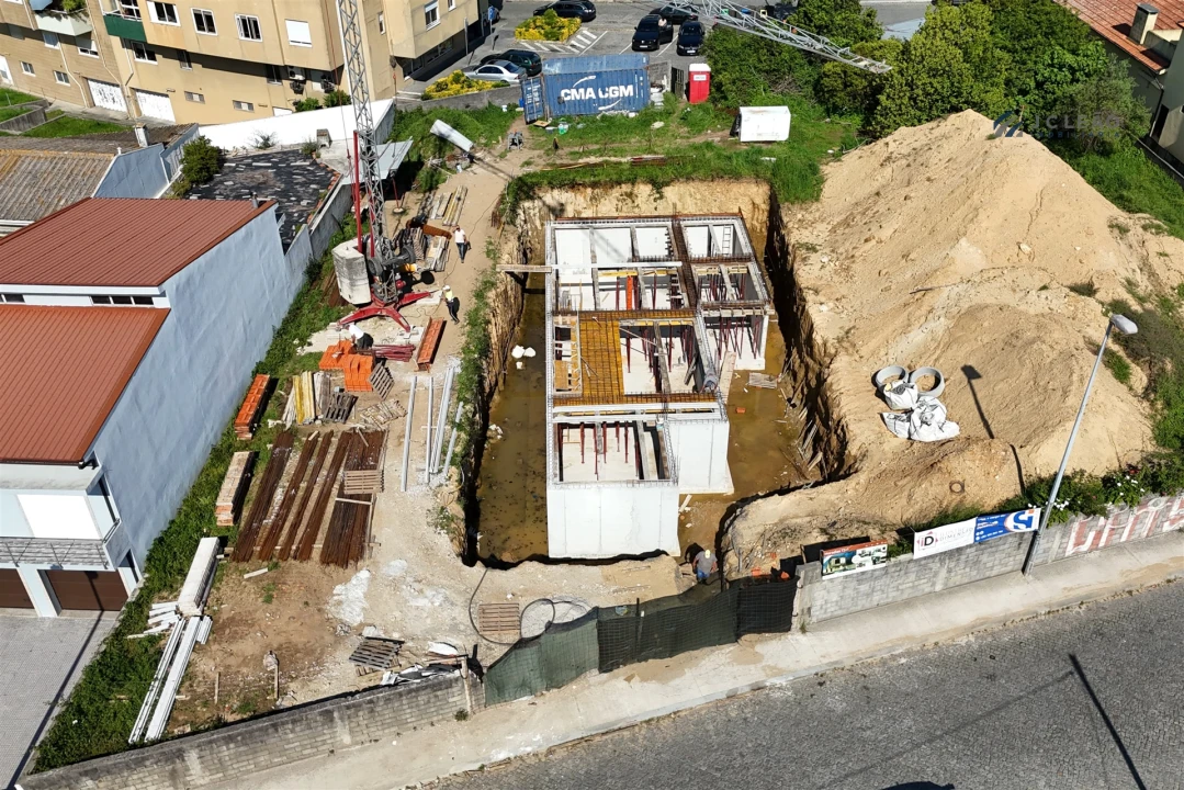 Moradia T4 para Venda em Vila Nova da Telha Foto 12