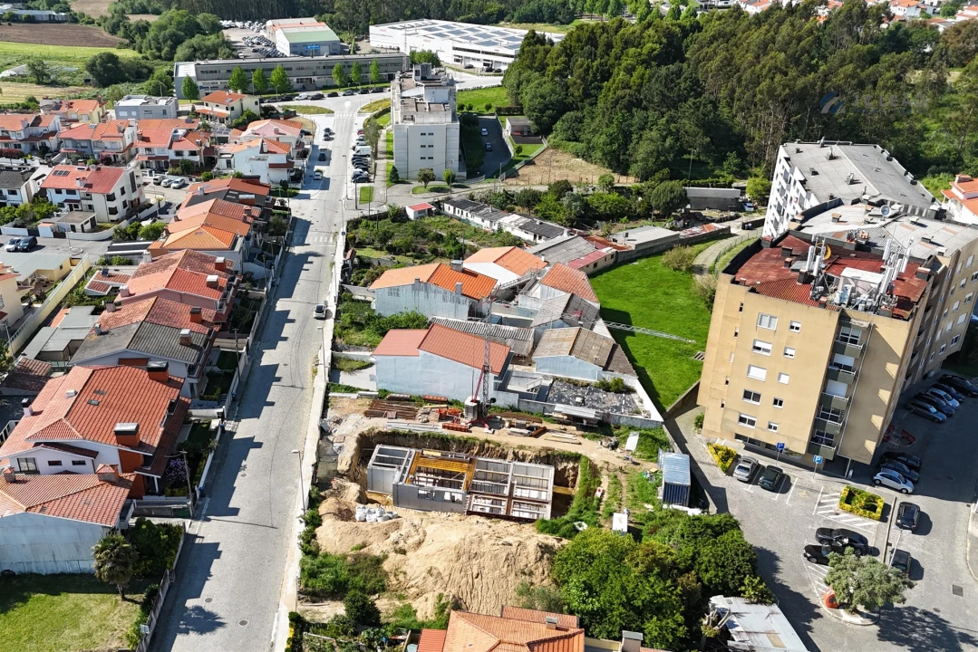 Moradia T4 para Venda em Vila Nova da Telha Foto 9