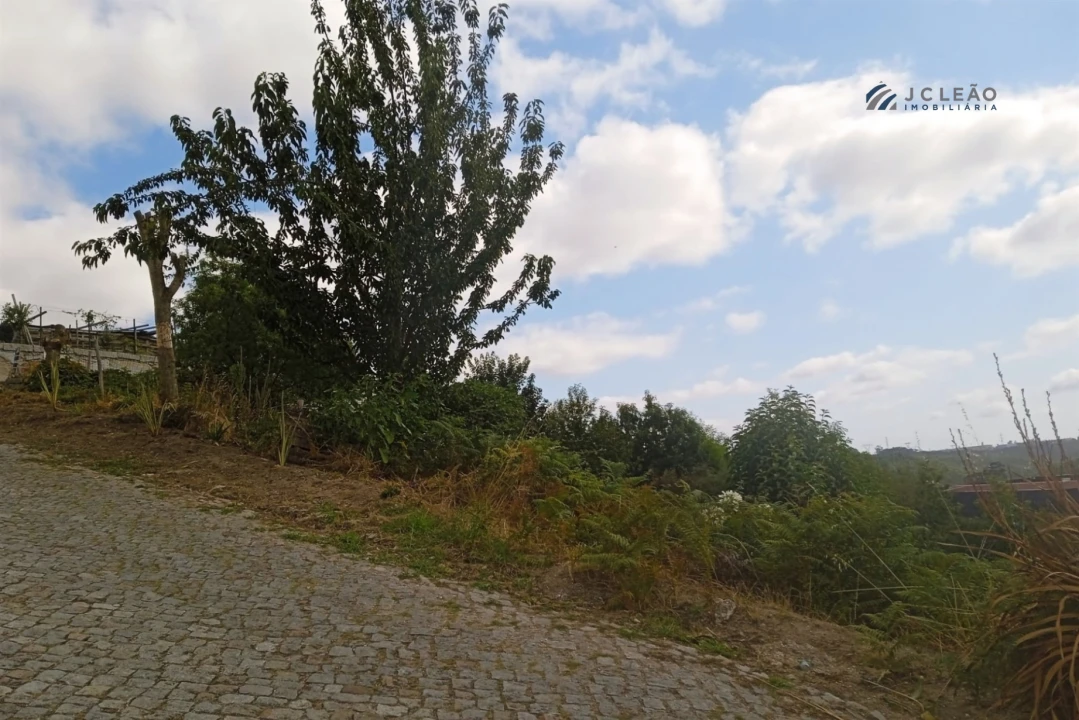 Terreno para Venda em Lordelo Foto 3