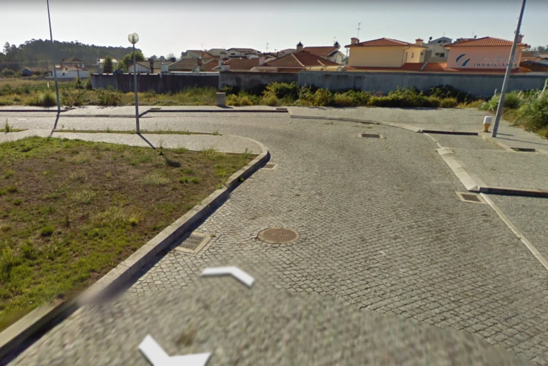Terreno para Venda em Castêlo da Maia Foto 6