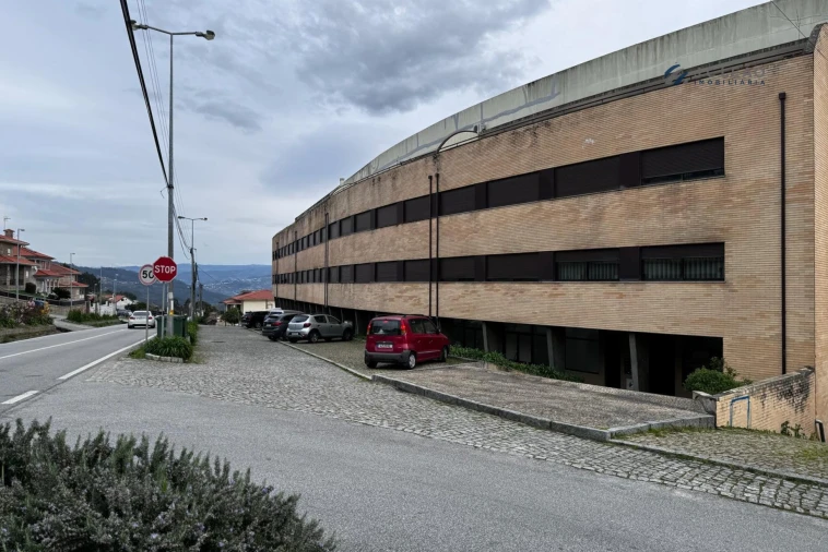 Garagem para Venda em Sande e São Lourenço Foto 9