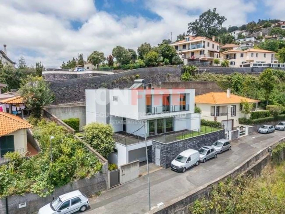 Moradia T3 para Venda em Monte Foto 4